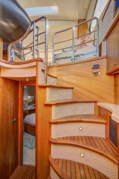 PREDATOR 2010 52' 0" SUNSEEKER