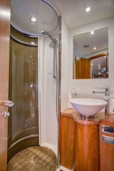 PREDATOR 2010 52' 0" SUNSEEKER