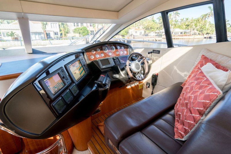 PREDATOR 2010 52' 0" SUNSEEKER