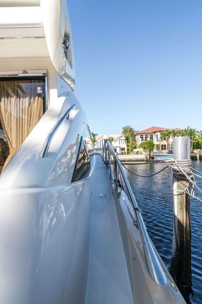 PREDATOR 2010 52' 0" SUNSEEKER