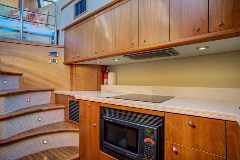 PREDATOR 2010 52' 0" SUNSEEKER