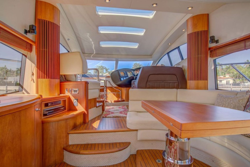 PREDATOR 2010 52' 0" SUNSEEKER