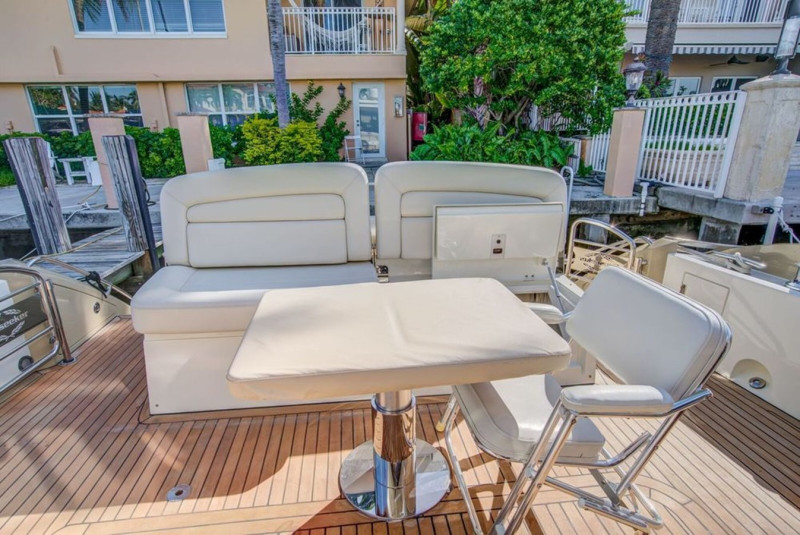 PREDATOR 2010 52' 0" SUNSEEKER