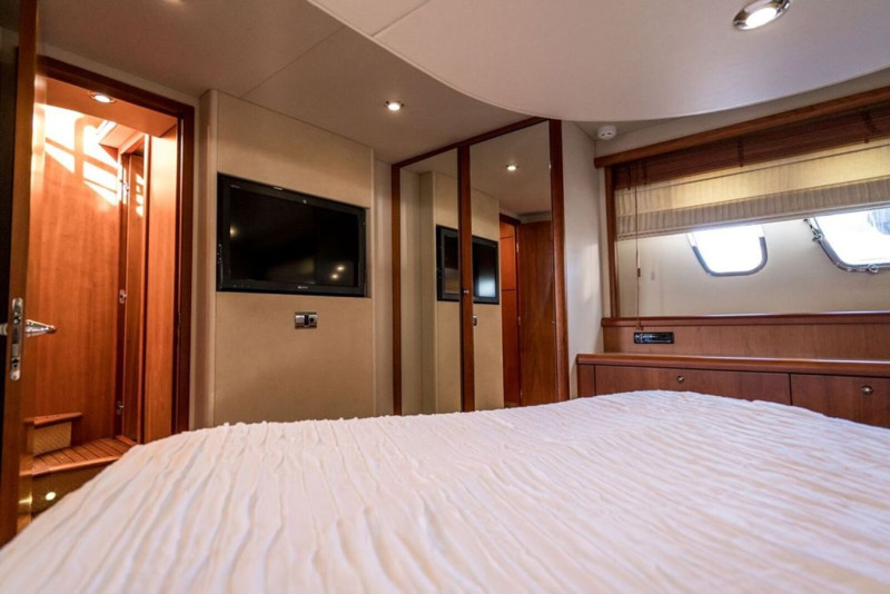 PREDATOR 2010 52' 0" SUNSEEKER