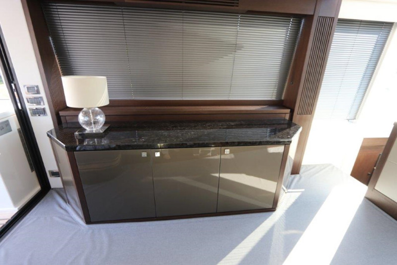 PREDATOR 2018 74' 0" SUNSEEKER