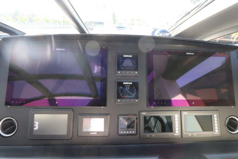 PREDATOR 2018 74' 0" SUNSEEKER