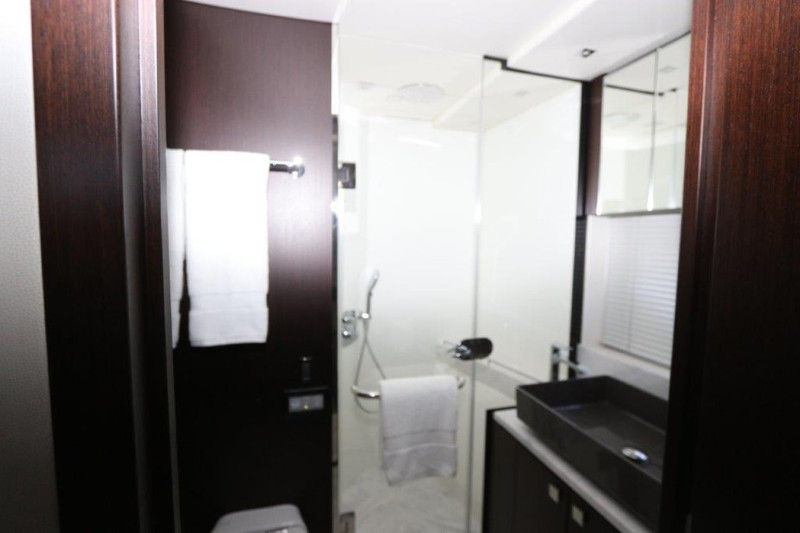 PREDATOR 2018 74' 0" SUNSEEKER