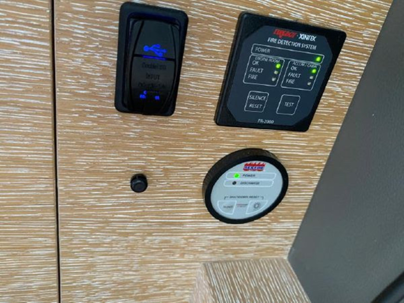 66 FLY 2019 66' 4" ASTONDOA