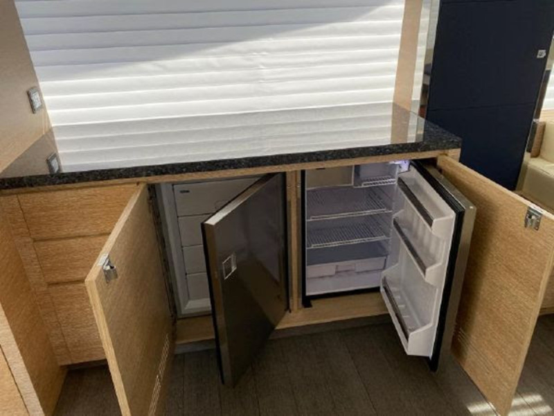 66 FLY 2019 66' 4" ASTONDOA