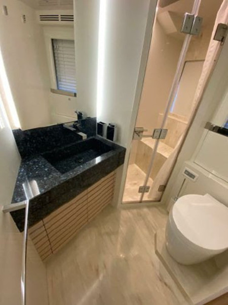 66 FLY 2019 66' 4" ASTONDOA