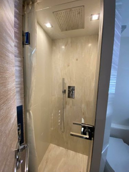 66 FLY 2019 66' 4" ASTONDOA