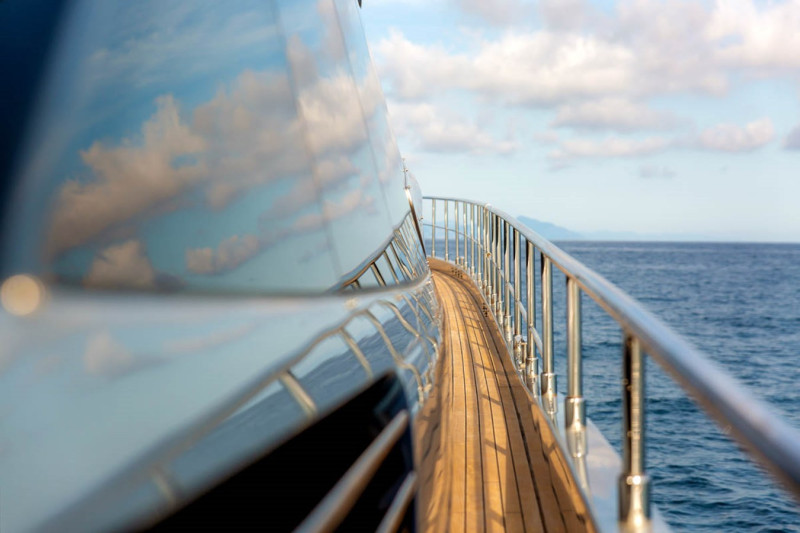 2015 108' 3" PERSHING