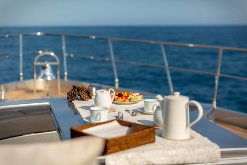 2015 108' 3" PERSHING