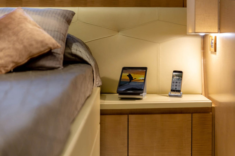 2015 108' 3" PERSHING