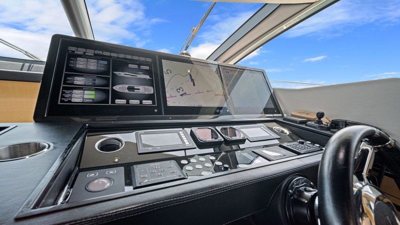 80 PREDATOR 2013 80' 0" SUNSEEKER