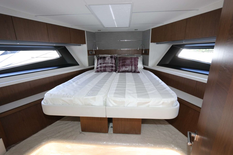 PREDATOR 50 2019 50' 0" SUNSEEKER
