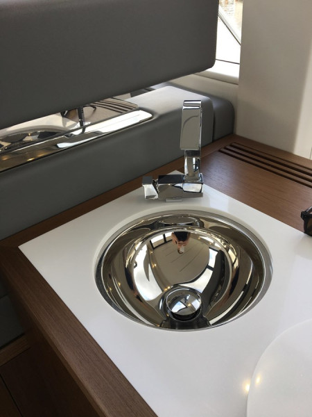 PREDATOR 50 2019 50' 0" SUNSEEKER