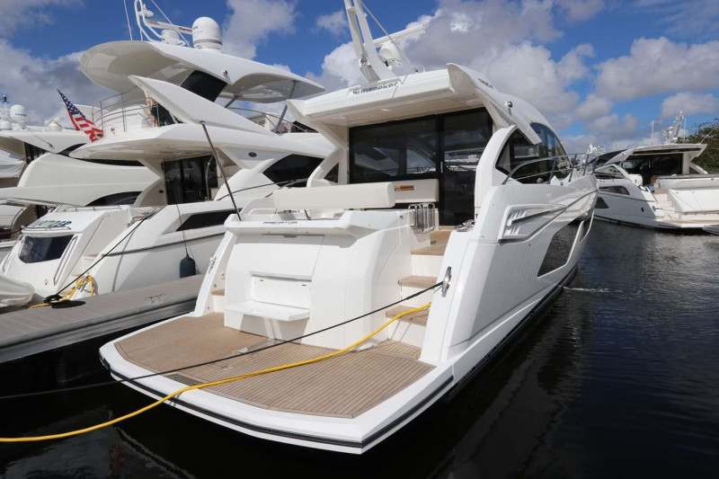 PREDATOR 50 2019 50' 0" SUNSEEKER