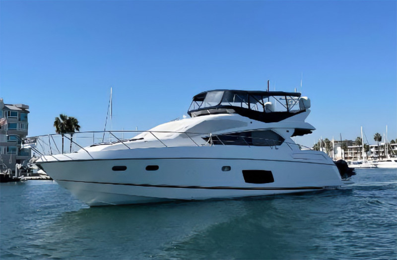 MANHATTAN 63 2012 69' 1" SUNSEEKER