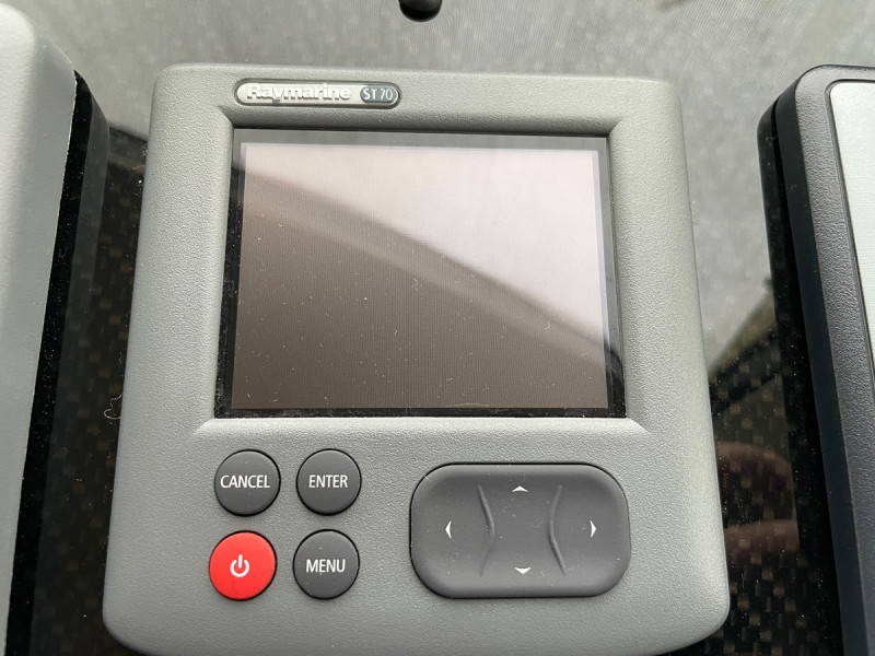 MANHATTAN 63 2012 69' 1" SUNSEEKER