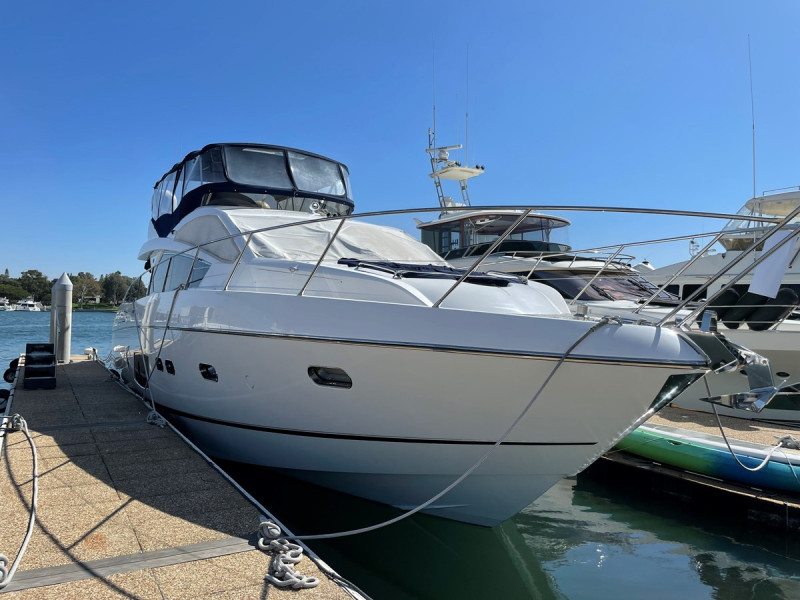 MANHATTAN 63 2012 69' 1" SUNSEEKER