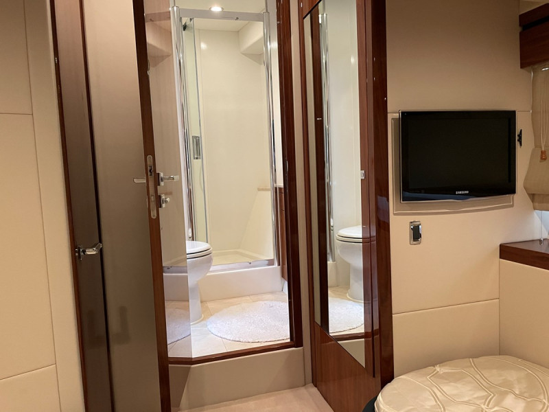 MANHATTAN 63 2012 69' 1" SUNSEEKER