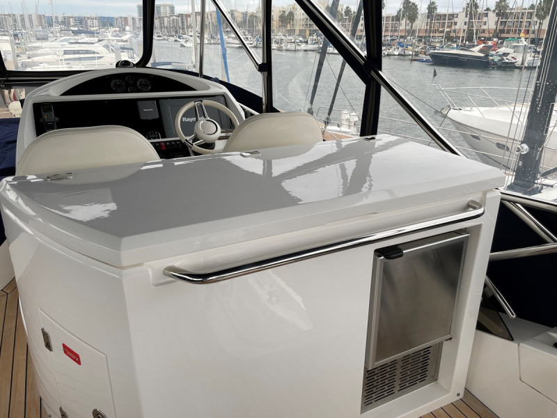 MANHATTAN 63 2012 69' 1" SUNSEEKER