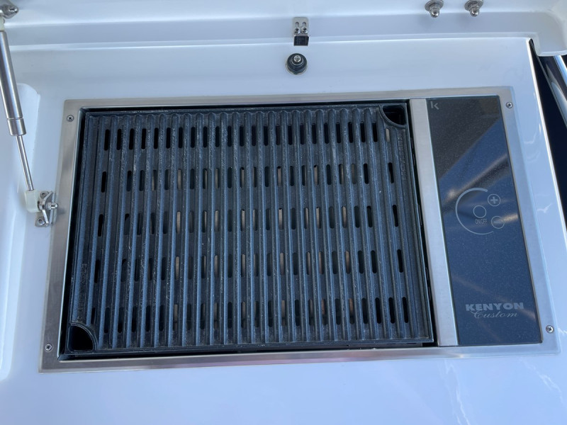 MANHATTAN 63 2012 69' 1" SUNSEEKER