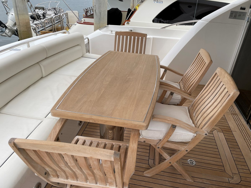 MANHATTAN 63 2012 69' 1" SUNSEEKER