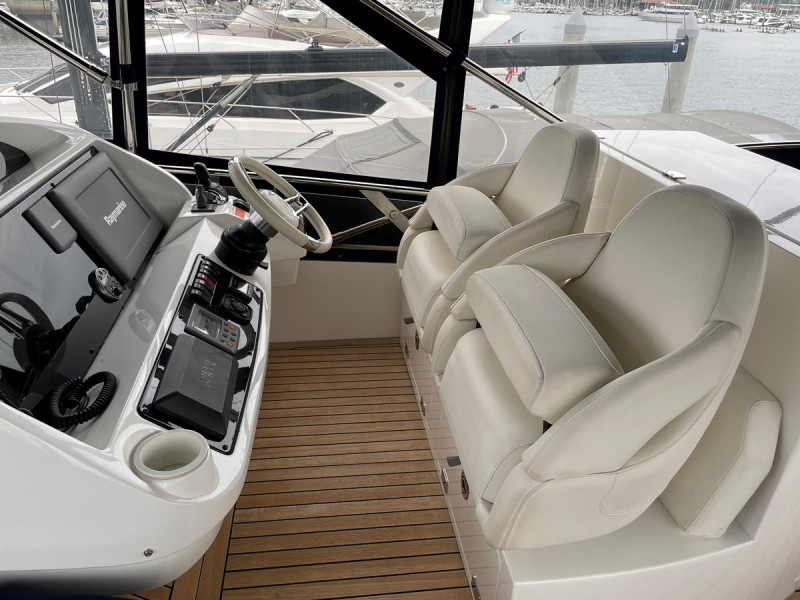 MANHATTAN 63 2012 69' 1" SUNSEEKER