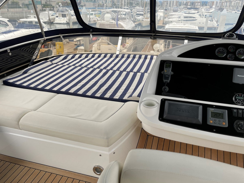 MANHATTAN 63 2012 69' 1" SUNSEEKER