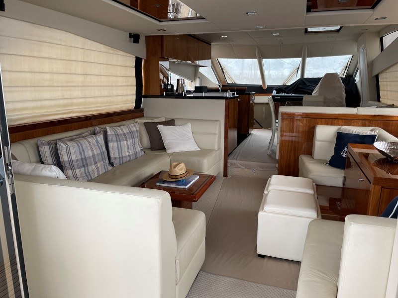 MANHATTAN 63 2012 69' 1" SUNSEEKER