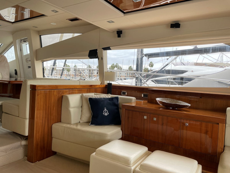 MANHATTAN 63 2012 69' 1" SUNSEEKER