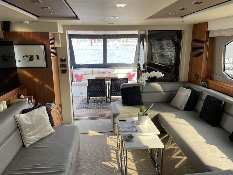 MANHATTAN 63 2015 69' 0" SUNSEEKER