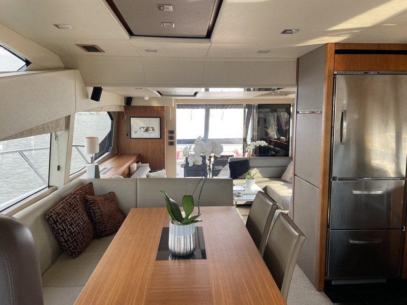 MANHATTAN 63 2015 69' 0" SUNSEEKER