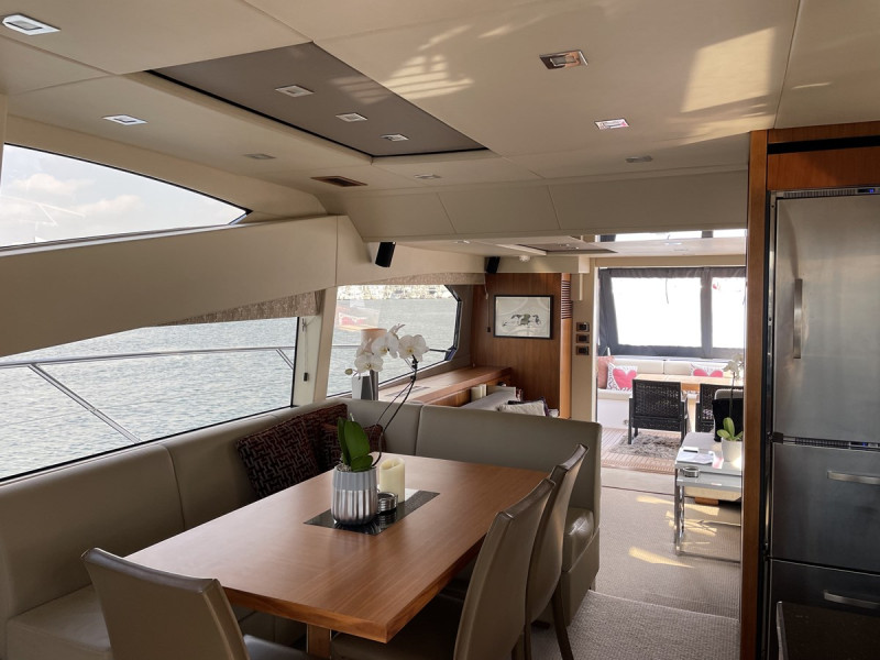 MANHATTAN 63 2015 69' 0" SUNSEEKER