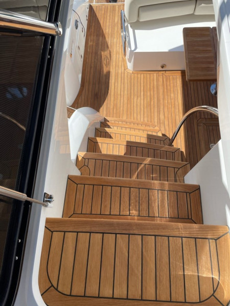 MANHATTAN 63 2015 69' 0" SUNSEEKER