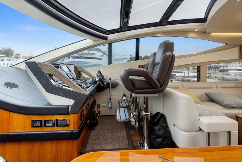 PREDATOR 68 2015 68' 0" SUNSEEKER