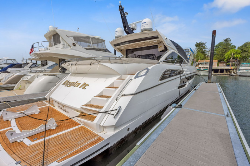 PREDATOR 68 2015 68' 0" SUNSEEKER