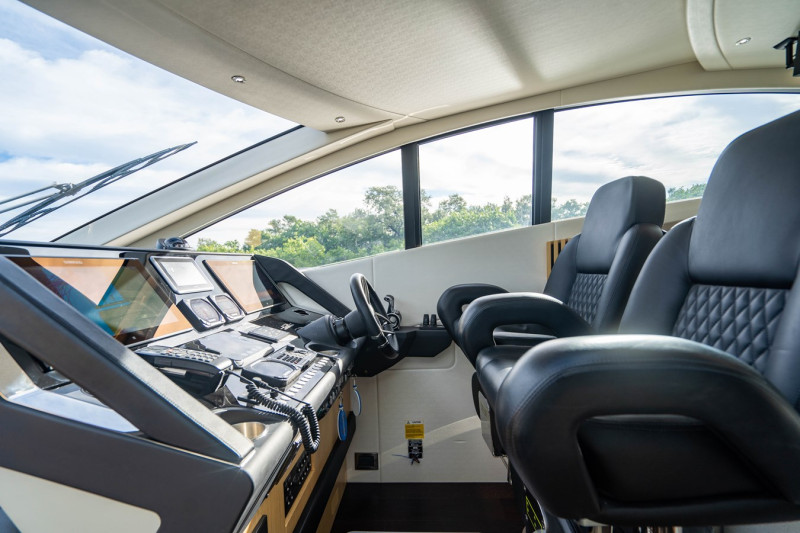 SPORTS CRUISER 2016 71' 2" SUNSEEKER