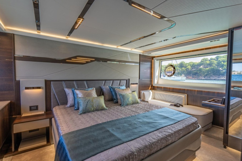 SUNSEEKER 65 SPORT YACHT 2021 67' 3" SUNSEEKER