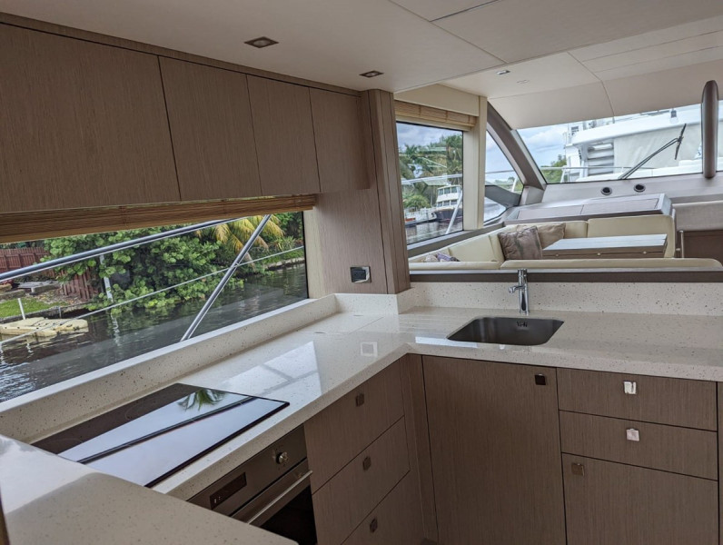 MANHATTAN 52  2018 52' 0" SUNSEEKER