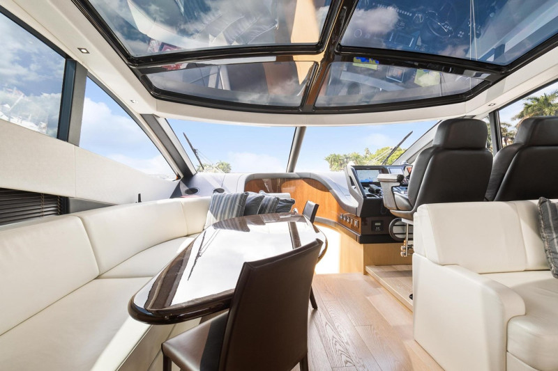PREDATOR 68 2018 68' 0" SUNSEEKER
