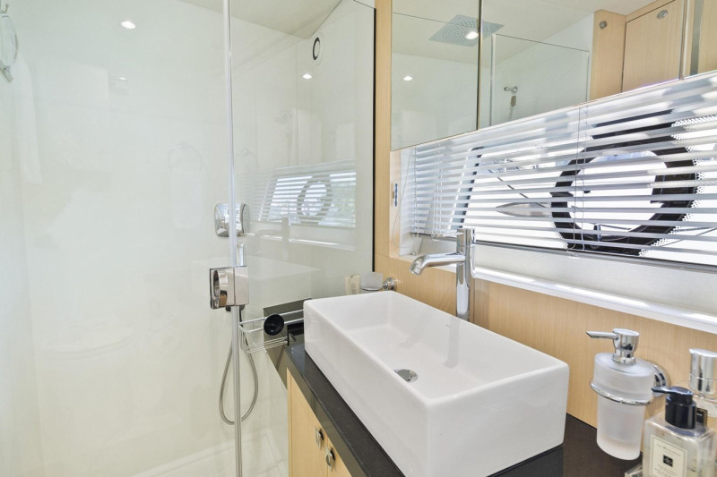 PREDATOR 68 2018 68' 0" SUNSEEKER