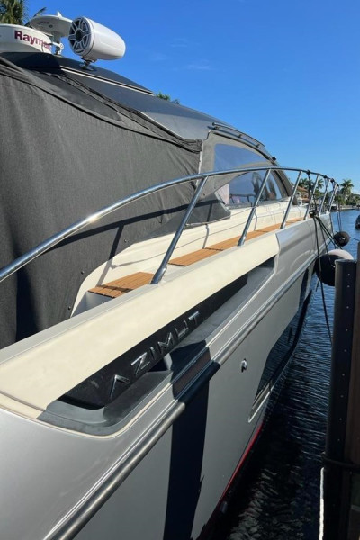 2013 52' 4" AZIMUT YACHTS