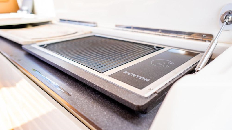 2013 52' 4" AZIMUT YACHTS