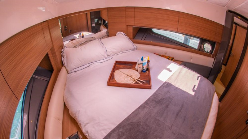 2013 52' 4" AZIMUT YACHTS