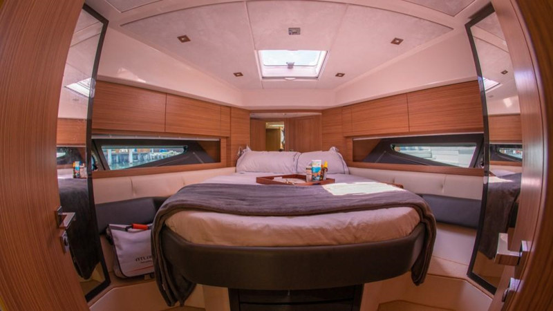 2013 52' 4" AZIMUT YACHTS