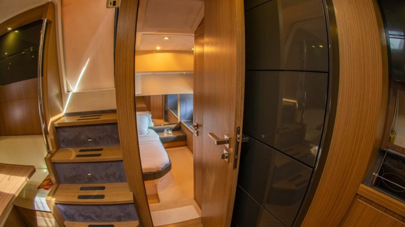 2013 52' 4" AZIMUT YACHTS