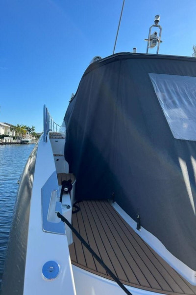 2013 52' 4" AZIMUT YACHTS